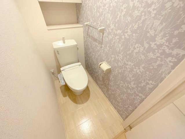 トイレ　綺麗なトイレにはウォシュレット標準装備です。