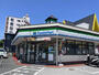 コンビニ　ファミリーマート かわぐち飯塚店（コンビニ）まで218m