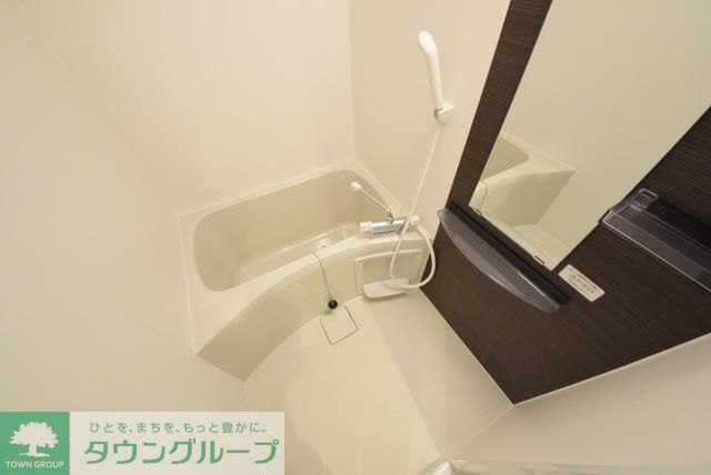 バス・シャワールーム　浴室乾燥機付きのバス