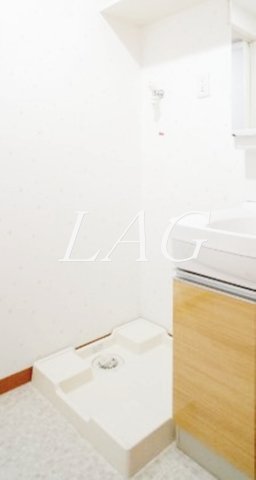 その他設備　室内洗濯機置き場です。（同一仕様）