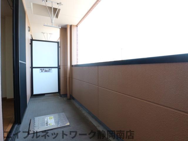 バルコニー　陽当たり良好なバルコニーです