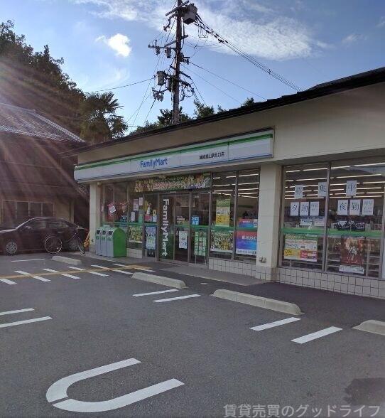 コンビニ　ファミリーマート嵯峨嵐山駅北口店（コンビニ）まで367m