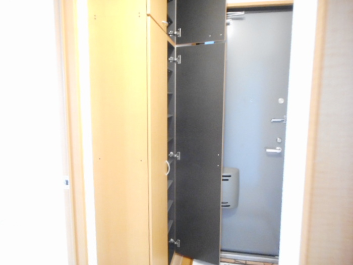 玄関　参考写真（同物件別部屋）