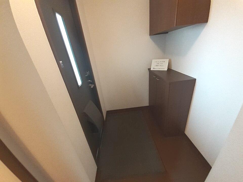 玄関　※現況優先です。