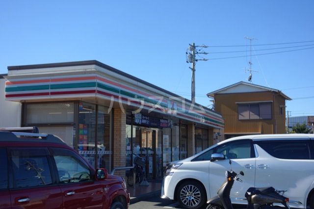 コンビニ　セブン‐イレブン 浜松飯田町店（コンビニ）まで558m