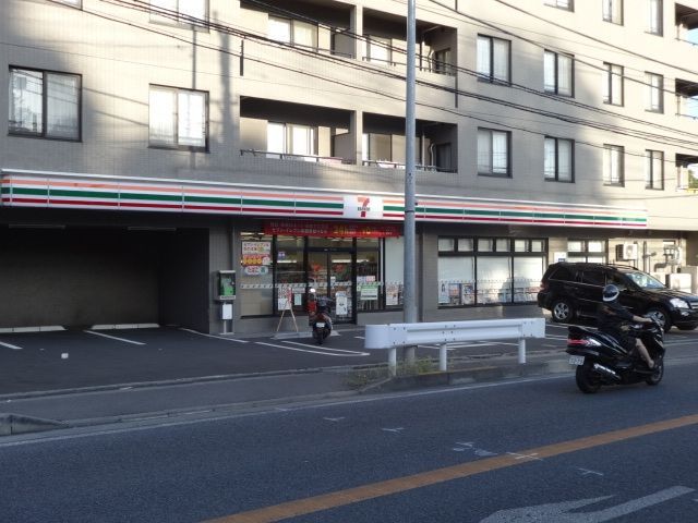 コンビニ　セブンイレブン横浜富岡東4丁目店（コンビニ）まで329m