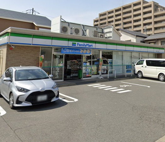 コンビニ　ファミリーマート 浜田三丁目店（コンビニ）まで509m