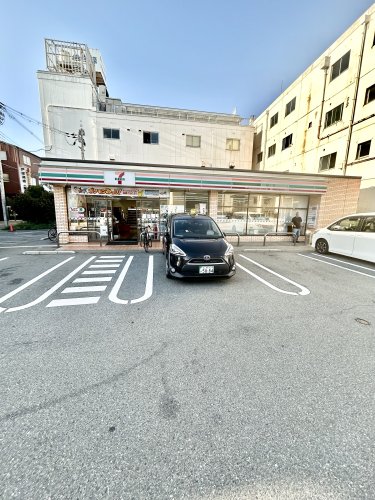 コンビニ　セブンイレブン大阪田川北2丁目店（コンビニ）まで817m