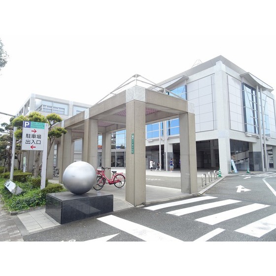図書館　大野城まどかぴあ図書館（図書館）まで745m