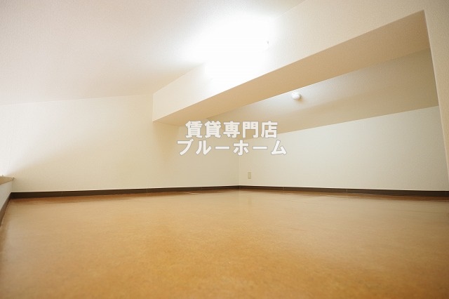 その他　ロフト6帖！