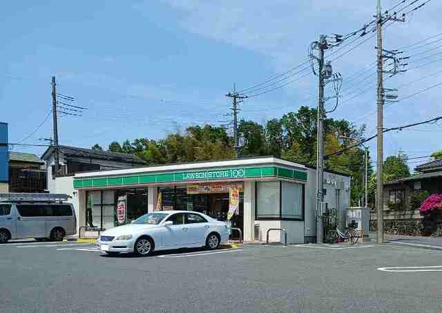 コンビニ　ローソンストア１００（コンビニ）まで500m