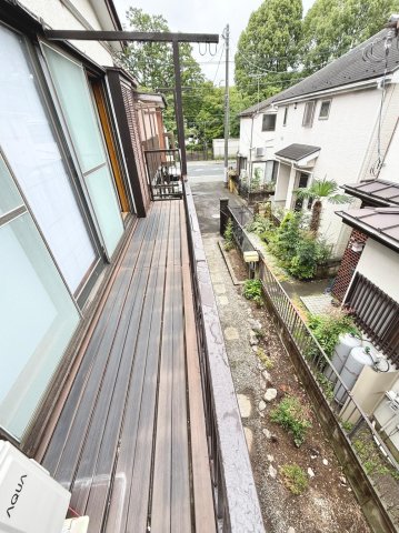 バルコニー　【広々】2階の端から端まで繋がる広いバルコニー