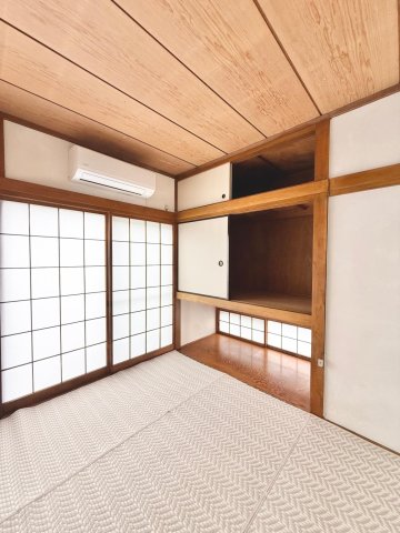 収納　【収納豊富】反対の壁側にも同程度の収納あり
