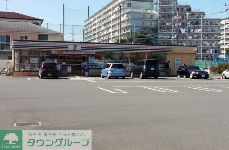 コンビニ　セブンイレブン北本二ツ家1丁目店（コンビニ）まで390m