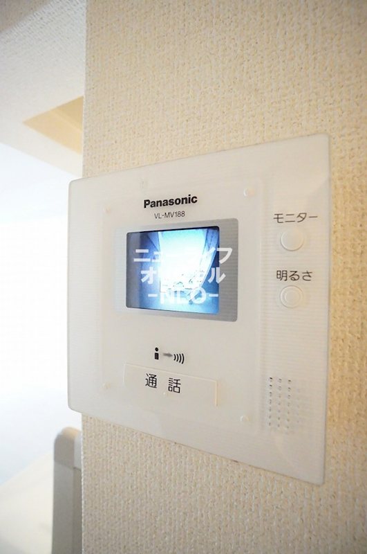 セキュリティ　事前に訪問者を目視できるTVモニターホン付き☆