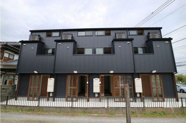 建物外観　【外観写真】築浅のデザイナーズアパートです♪