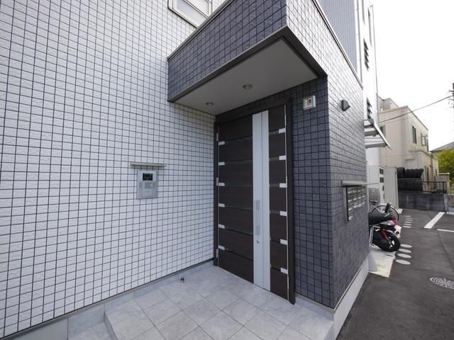 エントランス　★オートロック付のエントランスです★