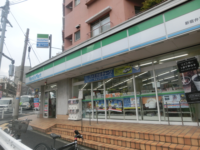 コンビニ　ファミリーマート新宿弁天町店（コンビニ）まで1887m