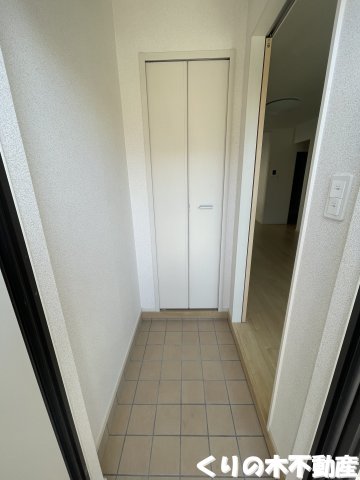 玄関　収納もある玄関です