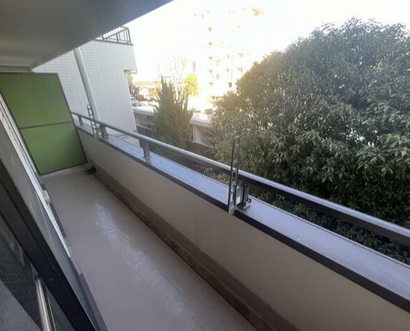 バルコニー　※同物件、別部屋の写真です。