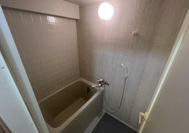 バス・シャワールーム　※同物件、別部屋の写真です。