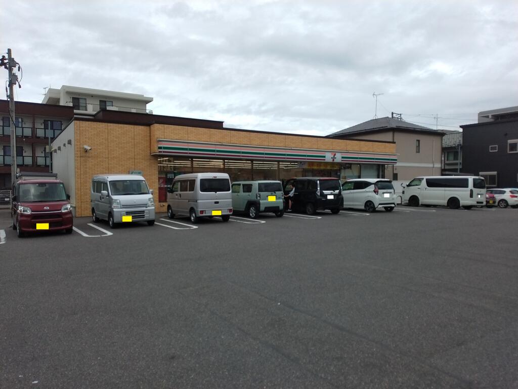 コンビニ　セブンイレブン新潟和合町1丁目店（コンビニ）まで445m