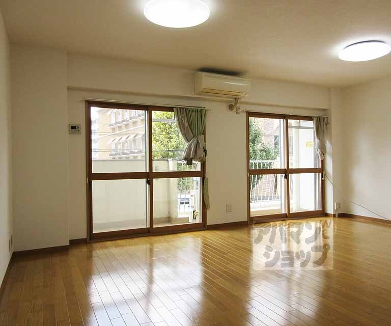 居室・リビング　開放感のあるお部屋です