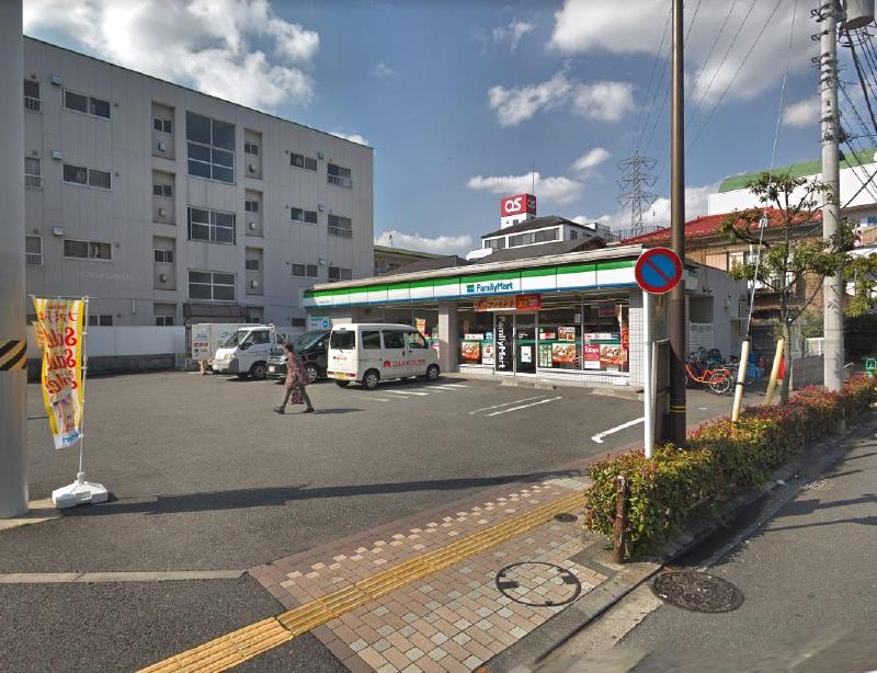 コンビニ　ファミリーマート 足立綾瀬三丁目店（コンビニ）まで180m