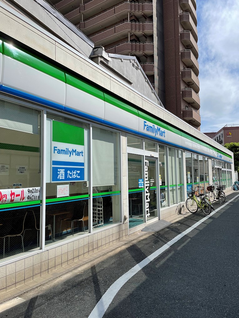 コンビニ　ファミリーマート 我孫子道駅前店（コンビニ）まで352m
