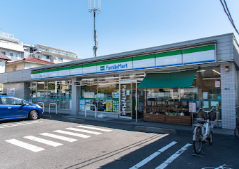 コンビニ　ファミリーマート 世田谷玉堤店（コンビニ）まで540m