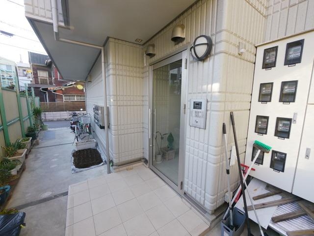 エントランス　シェソワ　メグミ　北区十条仲原１