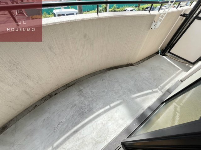 バルコニー　陽当たり良好なバルコニーです