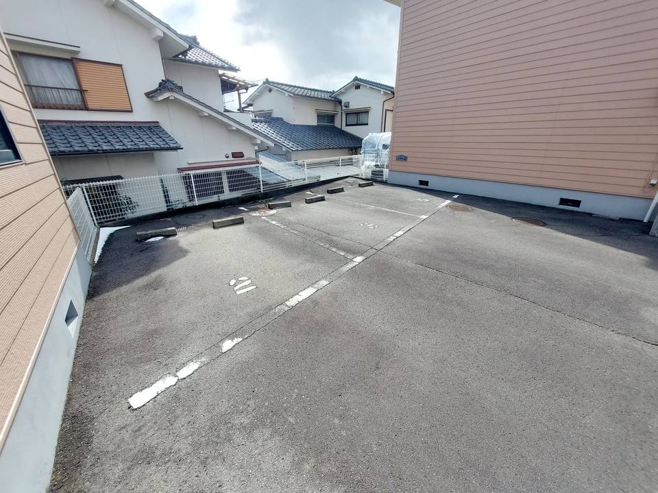 駐車場　駐車場