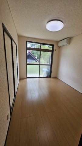 メゾン小萩の居間写真