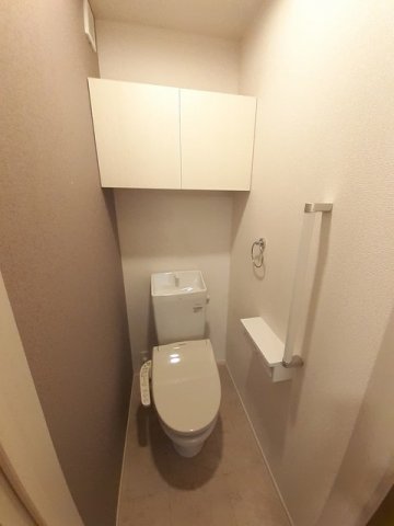 トイレ　落ち着いたトイレです