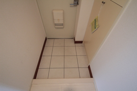 玄関　※別部屋の写真です