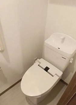 トイレ　別タイプ部屋　参考写真です