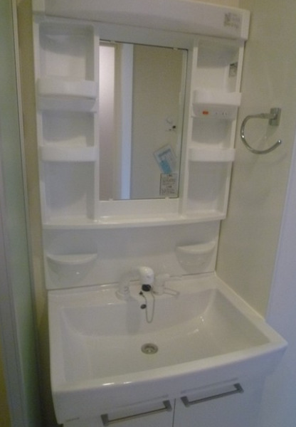 洗面設備　別部屋の画像を使用しております。