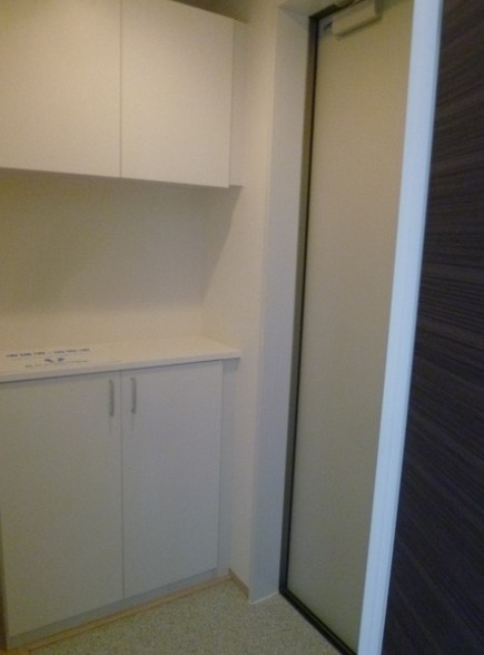 玄関　別部屋の画像を使用しております。