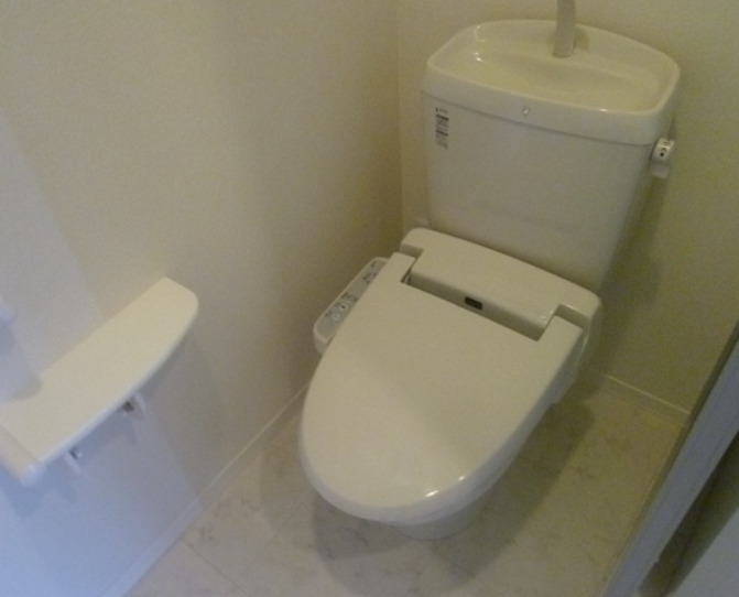 トイレ　別部屋の画像を使用しております。