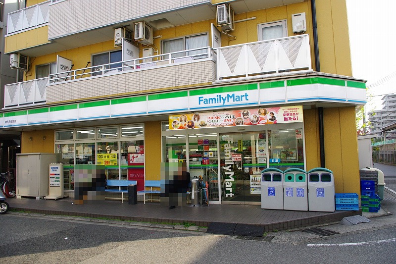 コンビニ　ファミリーマート猪名寺駅前店（コンビニ）まで364m
