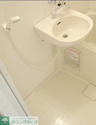 洗面設備　仕様・設備は原状と異なる場合有。現状優先