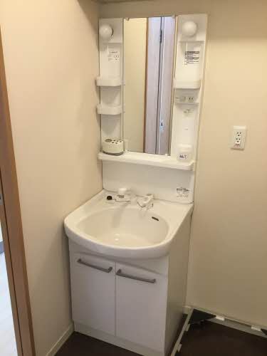 洗面設備　掲載写真は同型モデルを掲載しており実際のお部屋と仕様等が異な