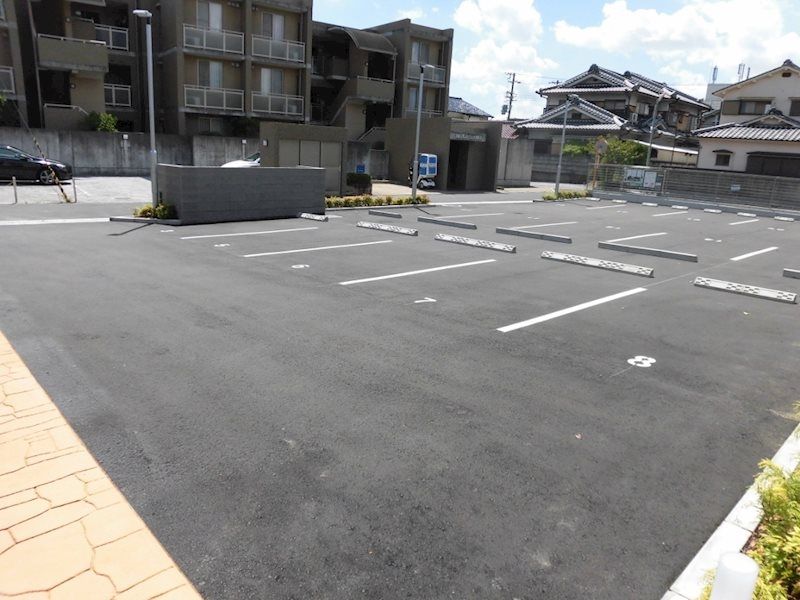 駐車場　駐車場