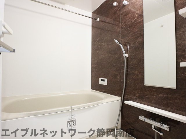 バス・シャワールーム　きれいなお風呂です