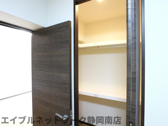 収納　ちょっとした収納スペースも充実しています