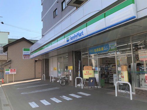 コンビニ　ファミリーマート 仙台穀町店（コンビニ）まで386m