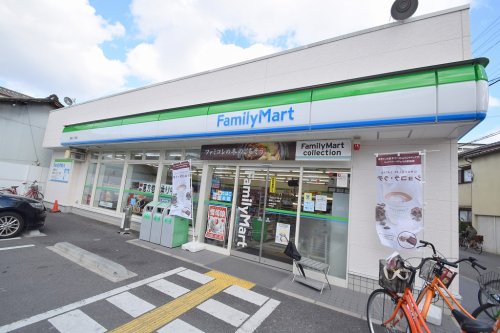 コンビニ　ファミリーマート 鶴見二丁目店（コンビニ）まで689m