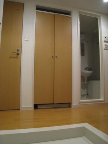 玄関　別タイプ参考写真