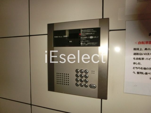 セキュリティ　エントランスはオートロック対応です。
